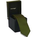 Keskeny, zöld színű nyakkendõ dobozban