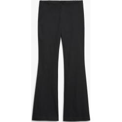 Low waist tight fit flared stretchy trousers - Black